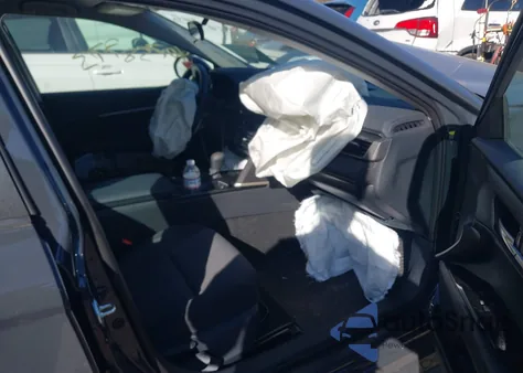 2025 Toyota Camry Le z USA, uszkodzony, nr VIN 4T1DAACK5SU028045